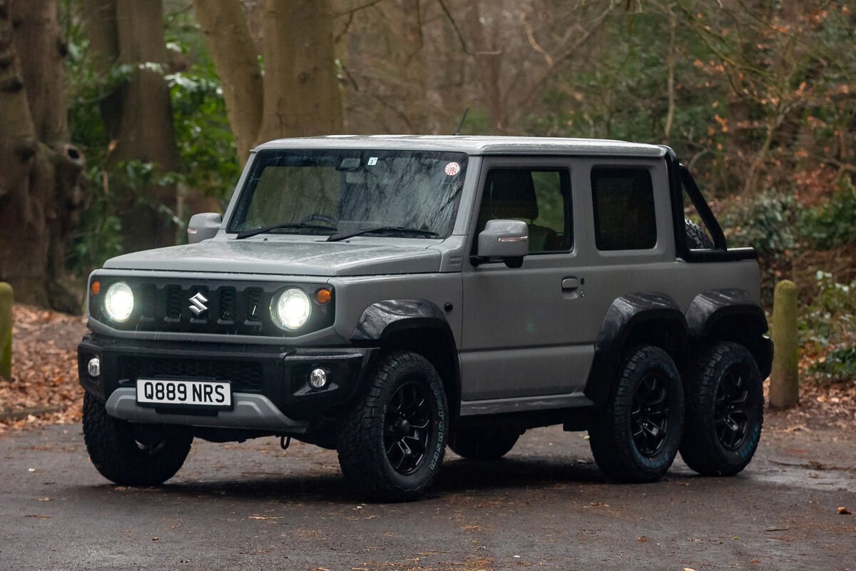 Британцы превратили Suzuki Jimny в шестиколесный вездеход Британцы превратили Suzuki Jimny в шестиколесный вездеход