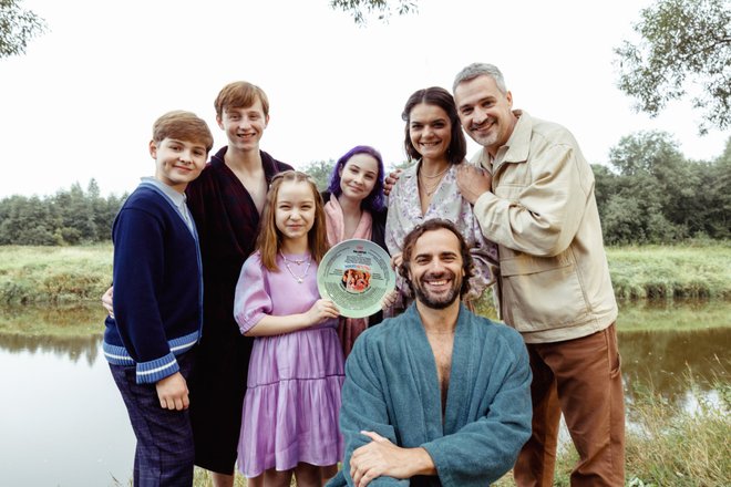 Актеры сериала «Многодетство» Актеры сериала «Многодетство»