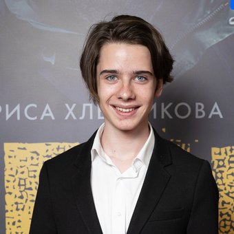 Петр Натаров